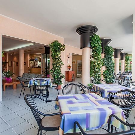 Hotel Benvenuti ガッテーオ・ア・マーレ エクステリア 写真