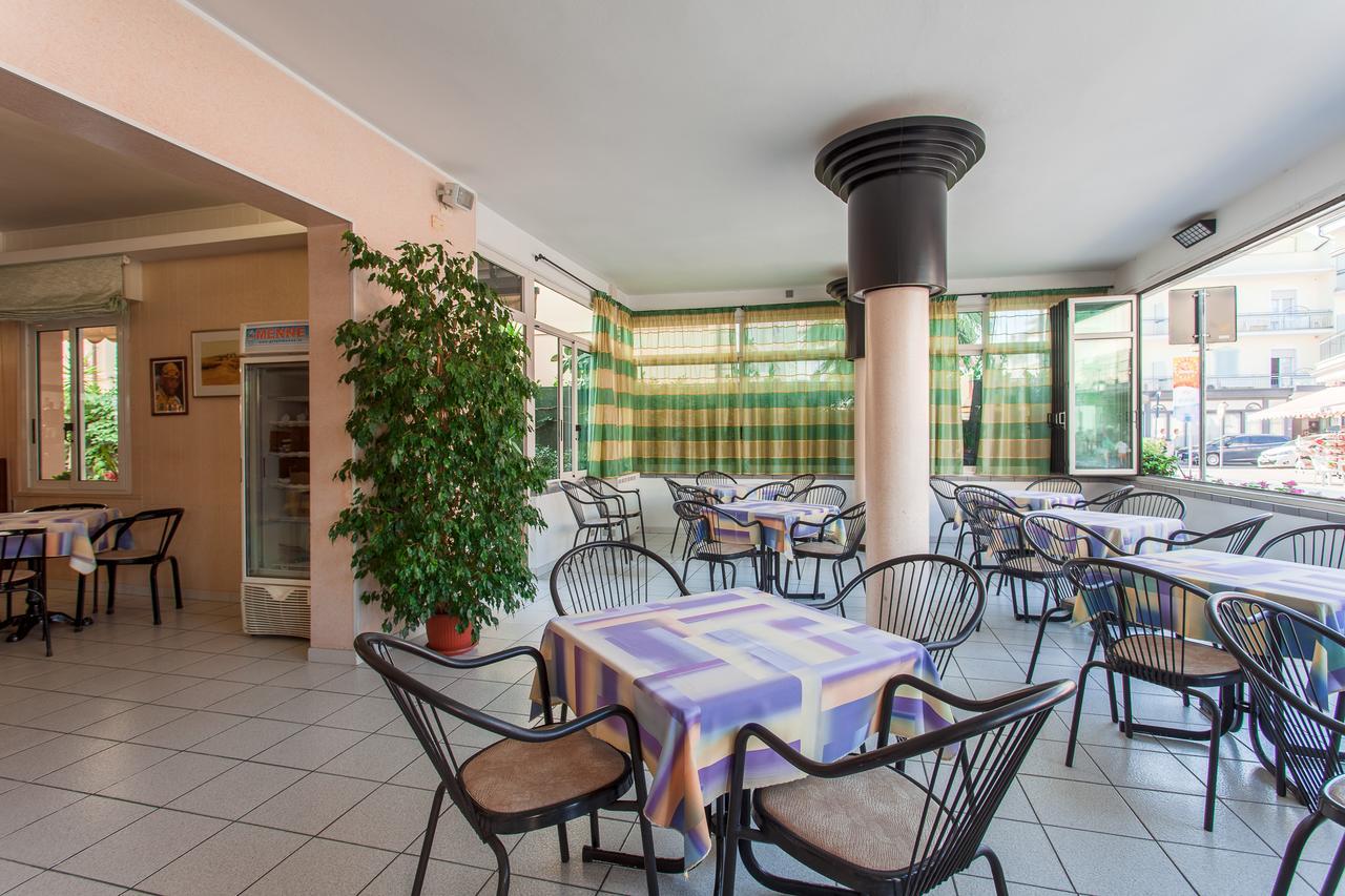 Hotel Benvenuti ガッテーオ・ア・マーレ エクステリア 写真