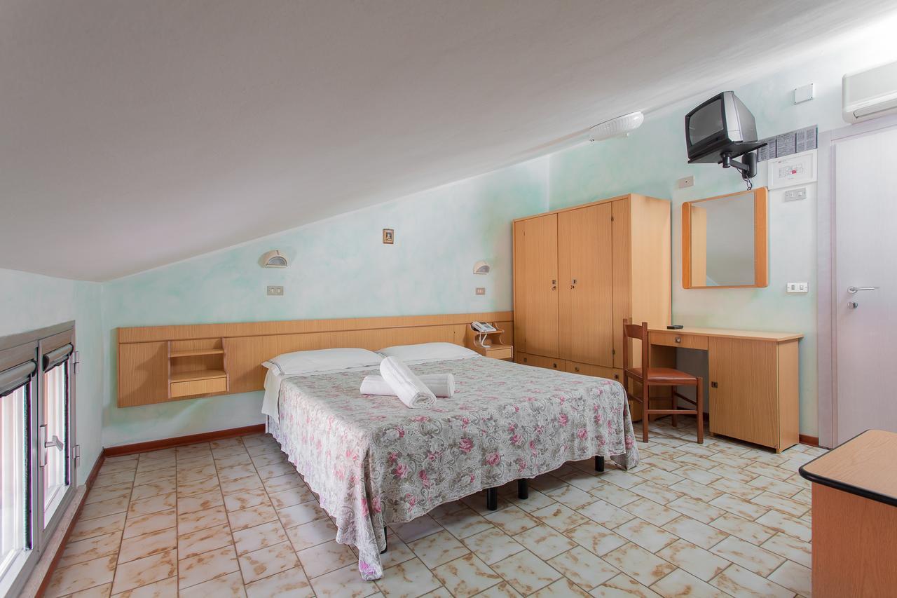Hotel Benvenuti ガッテーオ・ア・マーレ エクステリア 写真