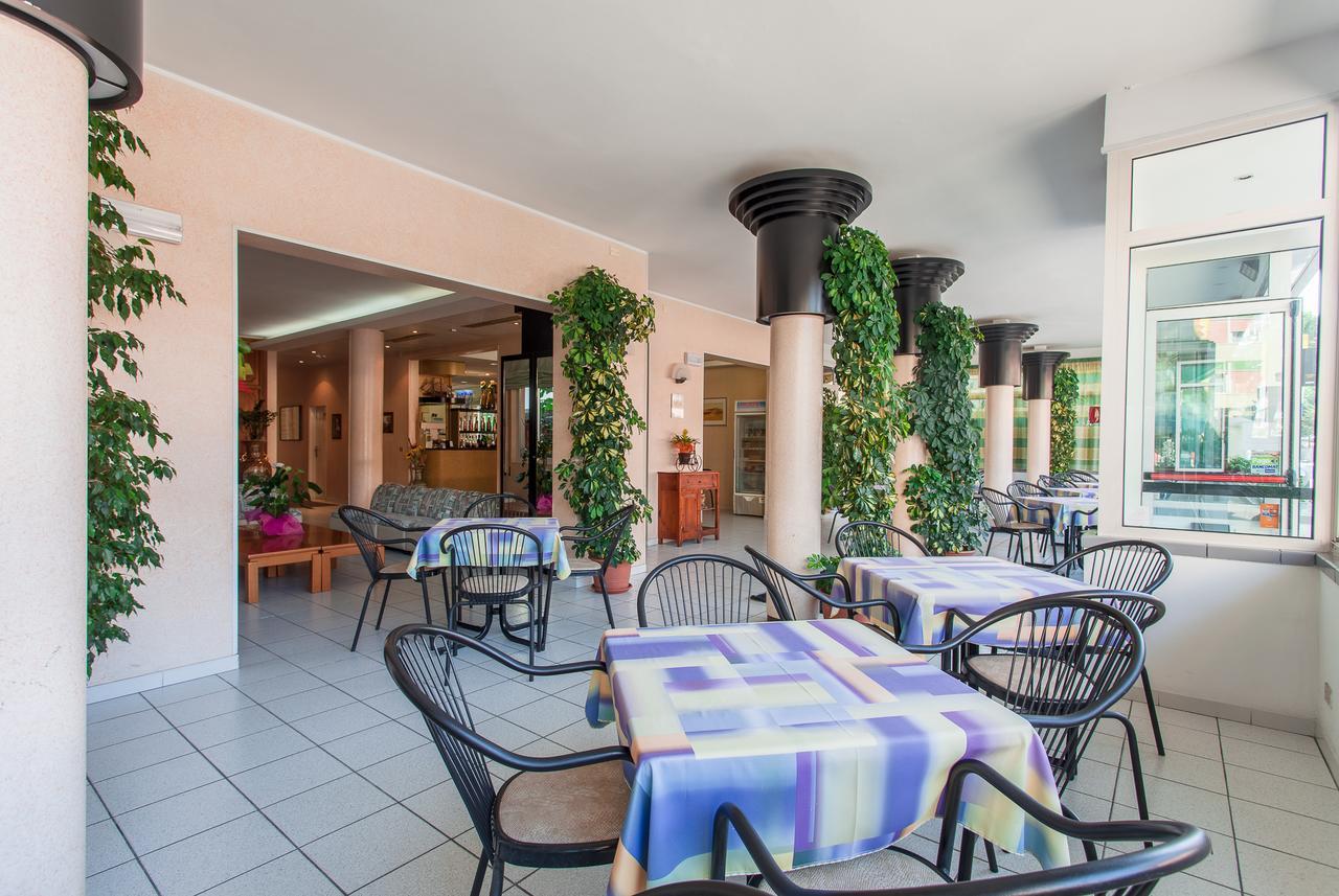 Hotel Benvenuti ガッテーオ・ア・マーレ エクステリア 写真