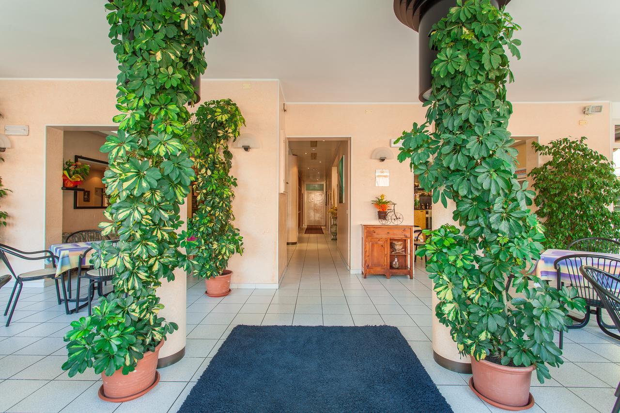 Hotel Benvenuti ガッテーオ・ア・マーレ エクステリア 写真